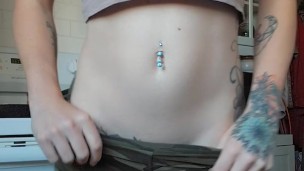 Blonde babe teaser showing off her new ink🙊😏