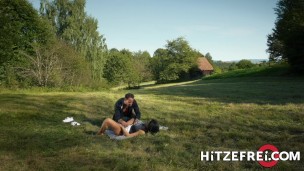 HITZEFREI Texas Patti Hunts Down Amateur Couple For Hardcore Outdoor Sex